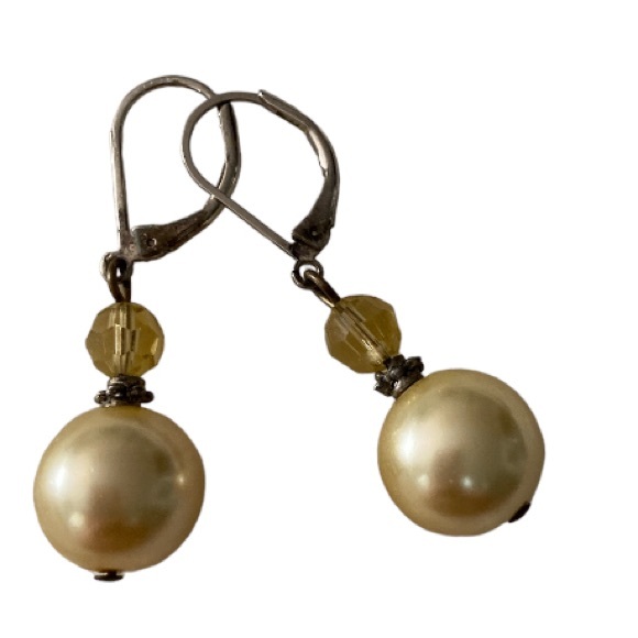Vintage Citron Pearl and Bead Leverback Earrings - Picture 4 of 9